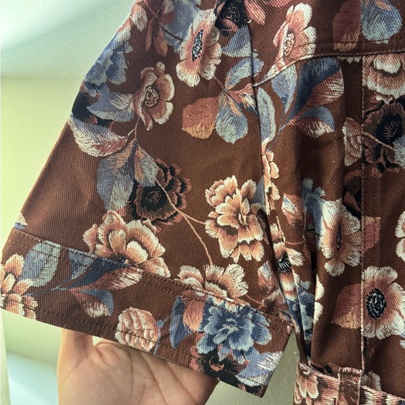 Vintage-Inspired Floral Mini Dress - Picture 4 of 10